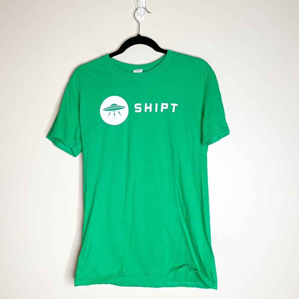 Shipt delivery shirt
